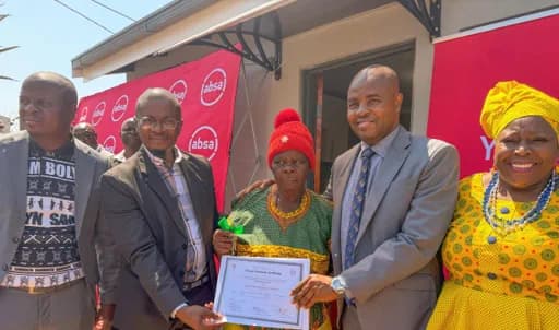 PREMIER NDLOVU HANDS OVER NEW HOME TO 72-YEAR-OLD BUFFELSHOEK BENEFICIARY